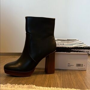 Dolce Vita Marigold Black Ankle Boots